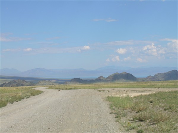 19. Развилка на Монголию, видно оз. Урэг-Нур.